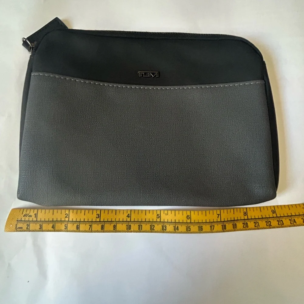 Tumi black and gray mens toiletry bag